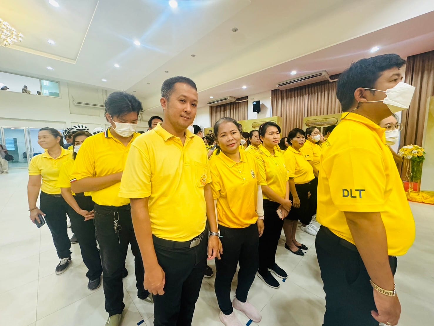 title - กิจกรรมส่งมอบธงตราสัญลักษณ์งานเฉลิมพระเกียรติพระบาทสมเด็จพระเจ้าอยู่หัว เนื่องในโอกาสพระราชพิธีมหามงคลเฉลิมพระชนมพรรษา 6 รอบ 28 กรกฎาคม 2567